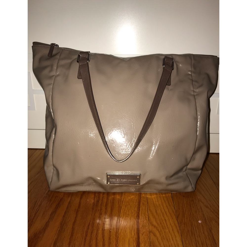 Taupe Marc Jacobs tote.